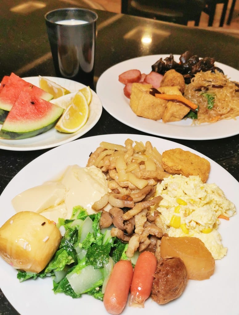 台中一中街夜市住宿推薦-友愛富豪國際大飯店-早餐菜色豐盛服務 MEITU_20241102_055102638