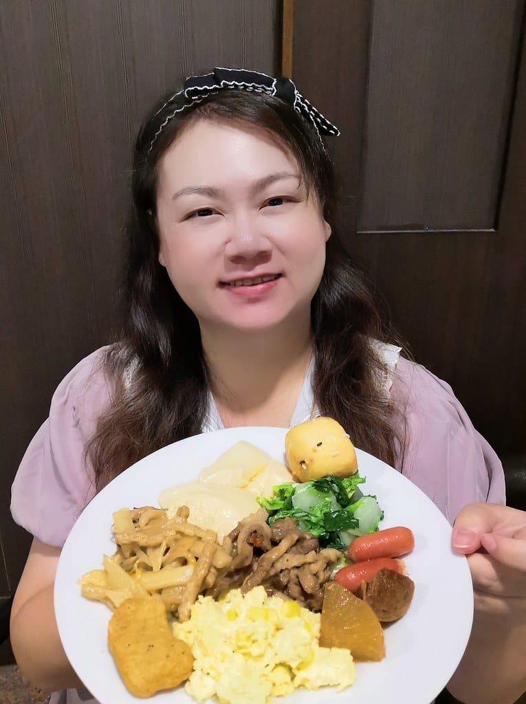 台中一中街夜市住宿推薦-友愛富豪國際大飯店-早餐菜色豐盛服務 MEITU_20241102_055802472