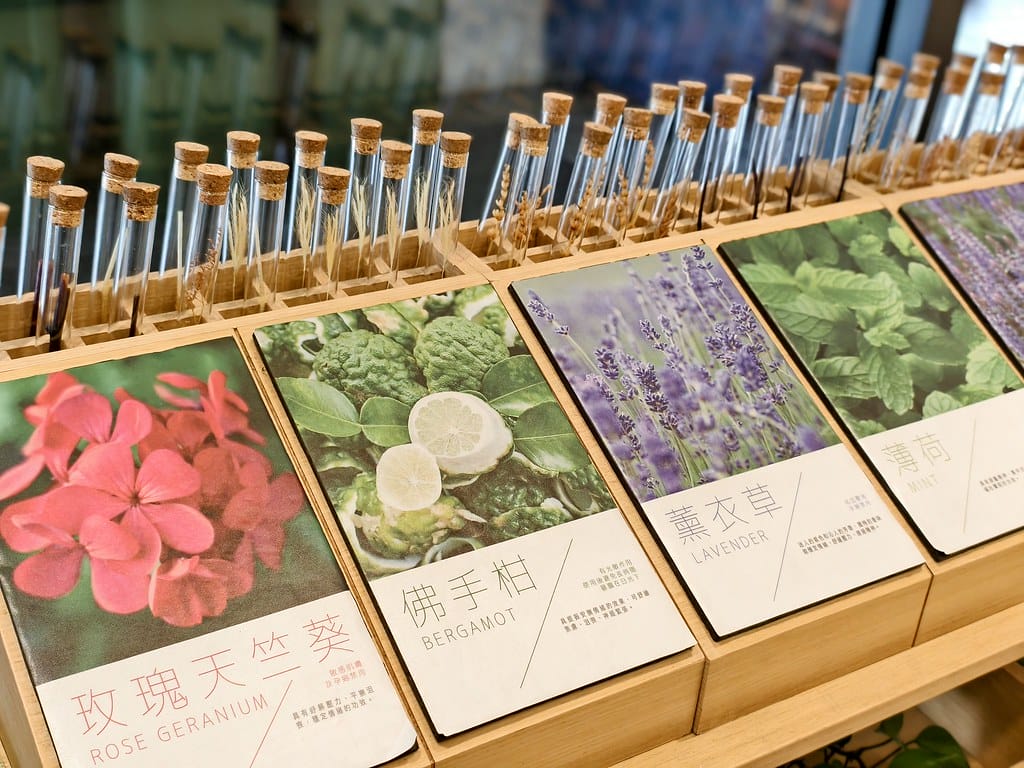 台中草悟道住宿-綠宿行旅-獨立浴缸六感體驗,環保寶特瓶LED