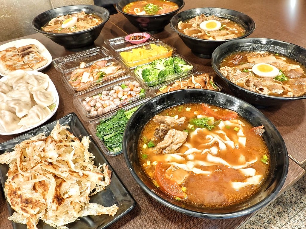 嘉義-半畝田北方麵食館-必吃冠軍牛肉麵-牛五花牛肚牛筋牛肉一
